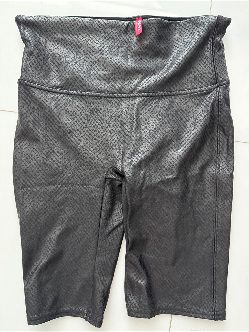 SPANX Black High-Rise Snake-Texture Short Leggings